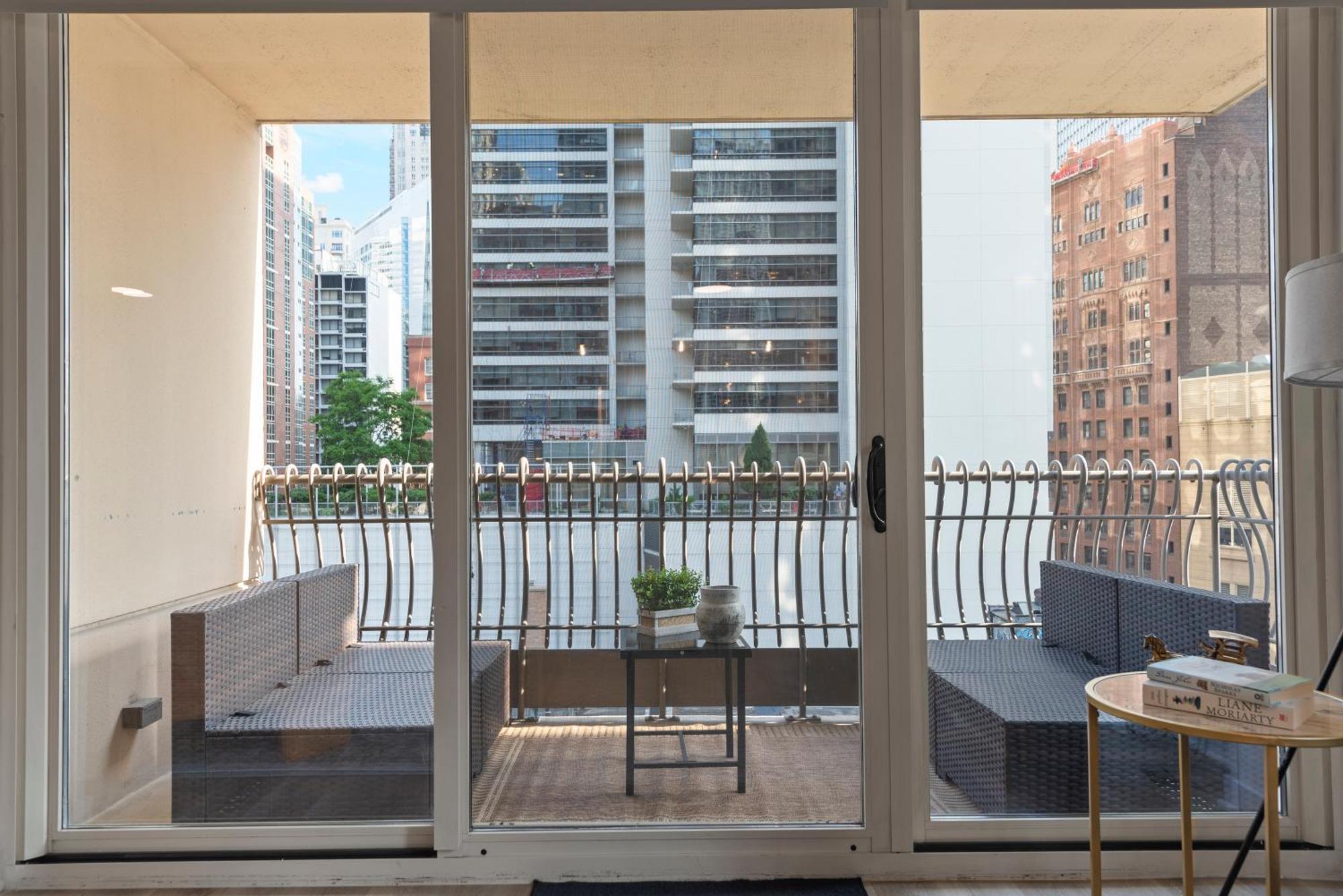 The Bernardin Gold Coast Luxury Apartments Near Magnificent Mile شيكاغو المظهر الخارجي الصورة